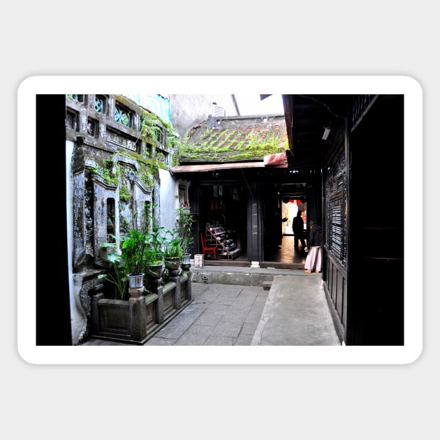 Cour d'une maison typique d'Hoi An - Vietnam Sticker by franck380